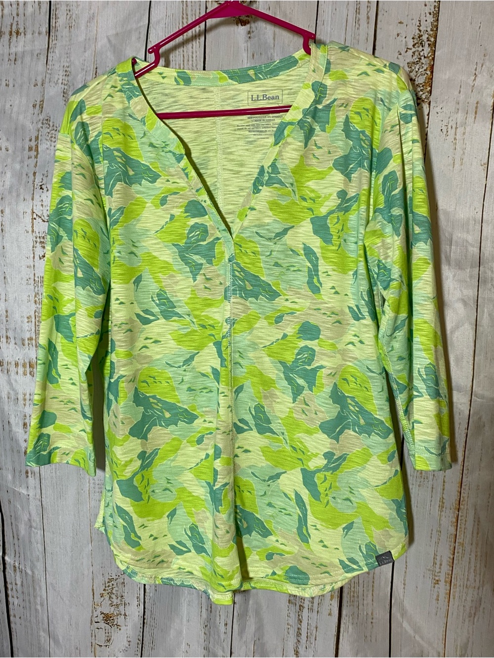 L.L. Bean Women’s Green Leaf Print V-Neck Top- medium
